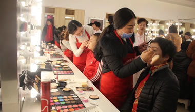 乐清市阳洋职业技能培训学校 专业培训化妆、美甲、美容与纹绣